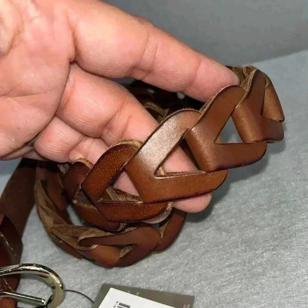 Chicos Trisha Geometric Full grain Leather Belt. Gold hardware, New with Tags